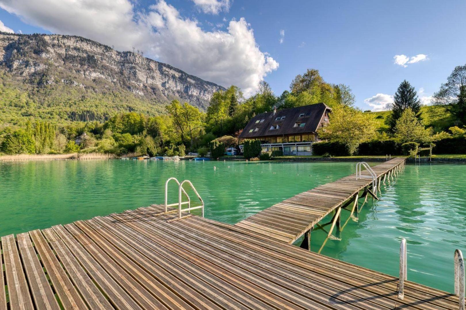 Les Sirenes Hotel Lepin-le-Lac Exterior photo